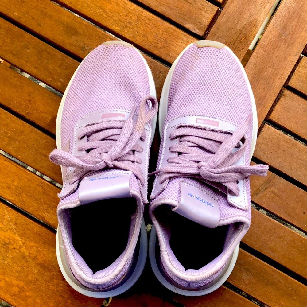 Adidas 6.5 womens shoes